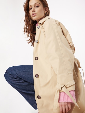 Fabienne Chapot - Abrigo de entretiempo 'Trine' en beige