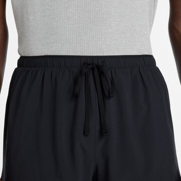 Loosefit Pantaloni sportivi 'RC Essential Short 5"' di new balance in nero