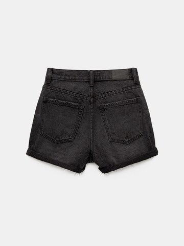 Pull&Bear Regular Shorts in Schwarz