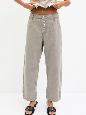 Loosefit Jean Pull&Bear en blanc : devant