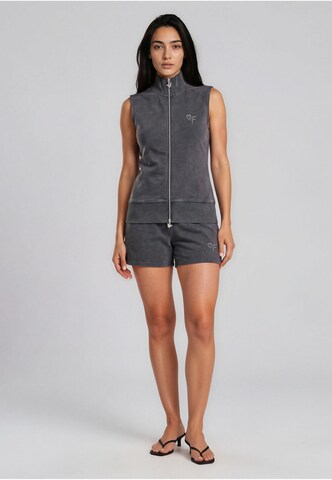 Felicious Vest in Black