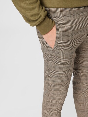 DRYKORN Slimfit Chino 'Jeger' in Bruin