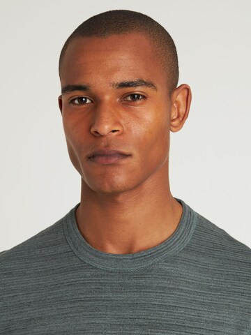 CHASIN' Shirt in Grün