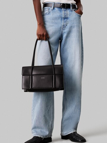 Calvin Klein Schultertasche in Schwarz