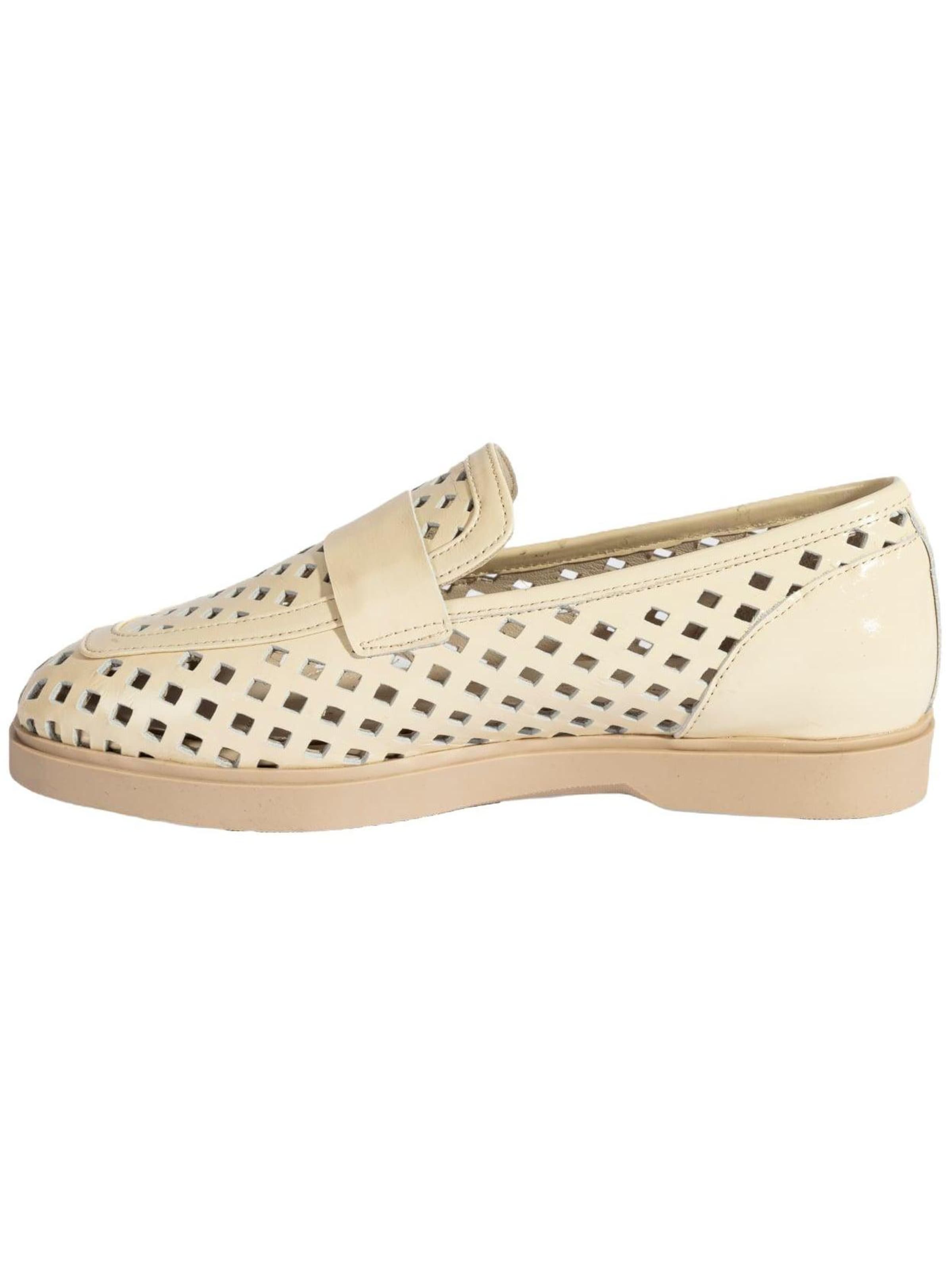 Desa Mocassins in Beige