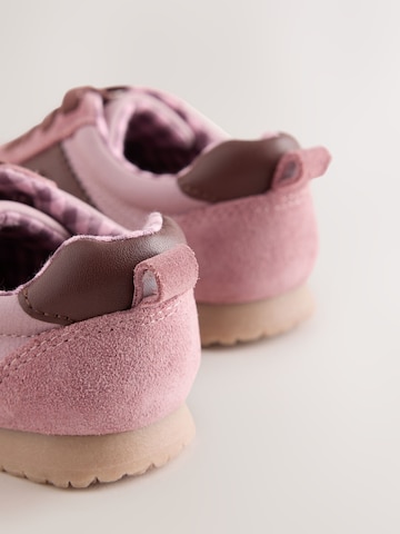 Next Sneakers in Lila