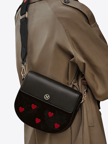 Victoria Hyde Crossbody Bag 'Love Heart' in Black: front