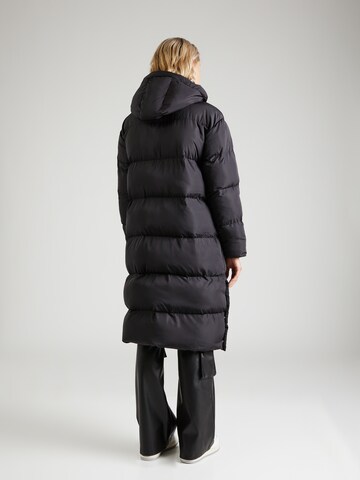 Manteau d’hiver Superdry en noir