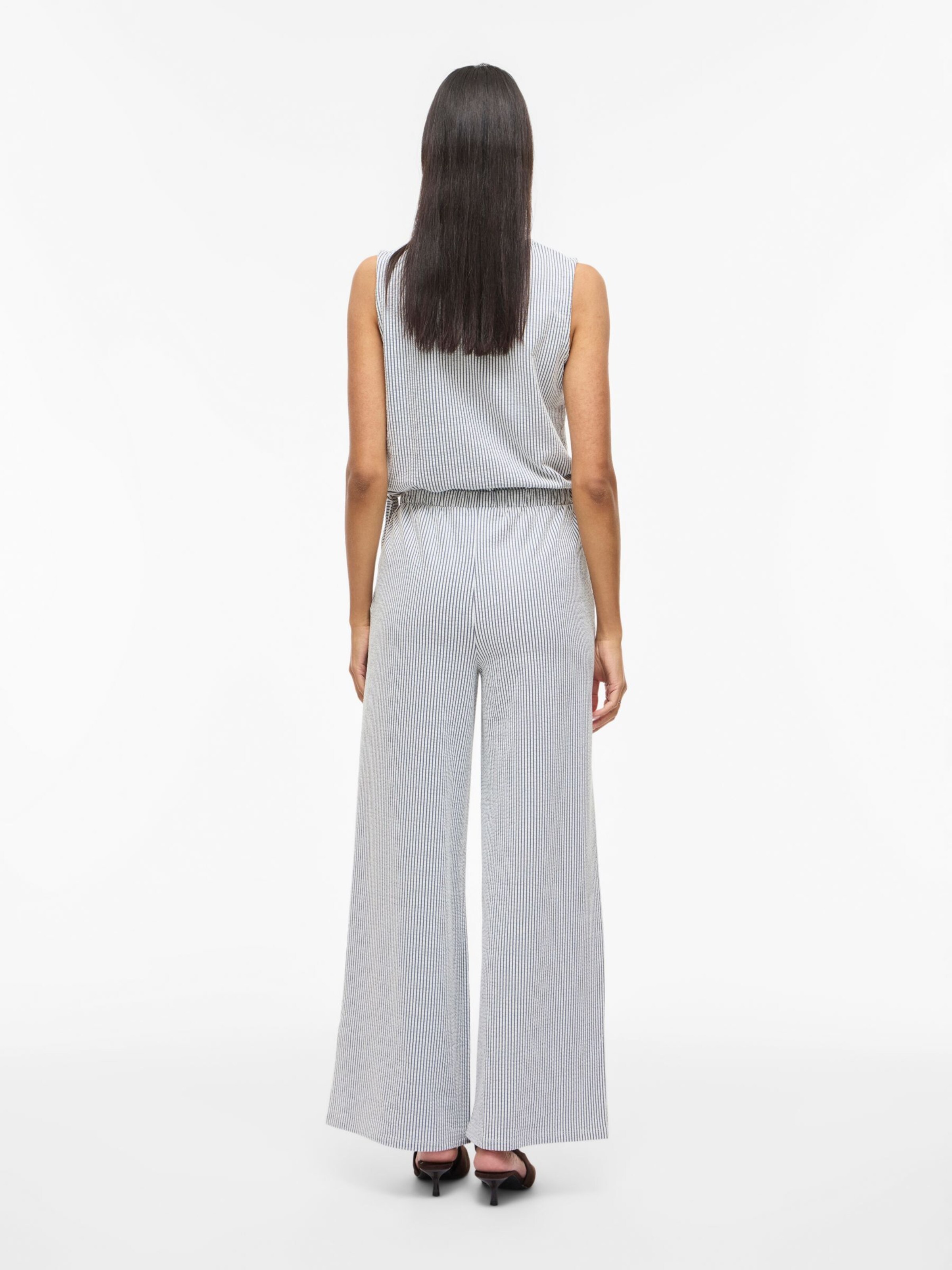 Wide leg Pantaloni di VILA in grigio