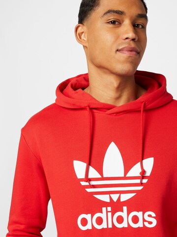 ADIDAS ORIGINALS - Sweatshirt 'Adicolor Classics Trefoil' em vermelho