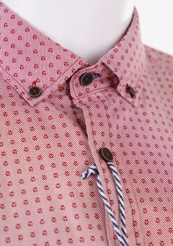 BASEFIELD Button Up Shirt in L in Red