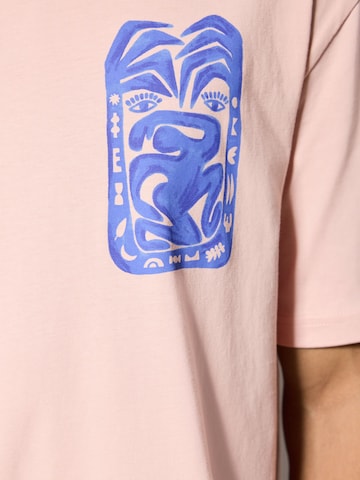 Next Shirt in Pink