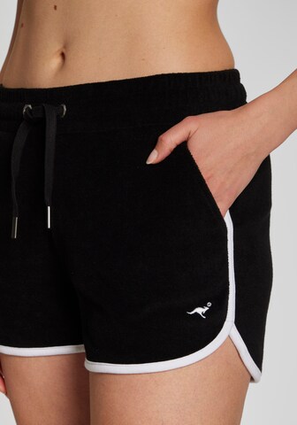 KangaROOS Regular Shorts in Schwarz