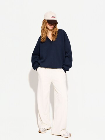 Bershka Sweatshirt in Blue
