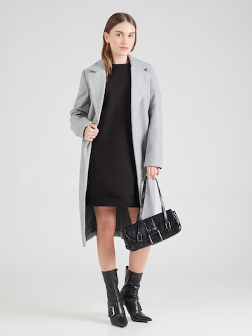 Robe 'Eva' ABOUT YOU en noir