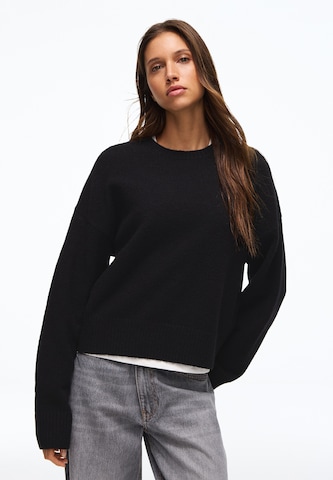 Bershka Pulóver - fekete: elől