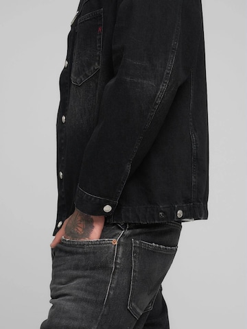 REPLAY Between-Season Jacket in Black