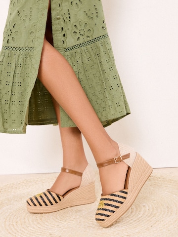 love & roses Pumps in Blauw