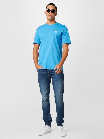 ADIDAS ORIGINALS Μπλουζάκι 'Adicolor Essentials Trefoil' σε μπλε