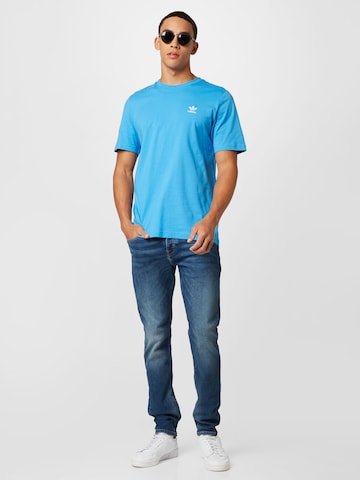 ADIDAS ORIGINALS - Camisa 'Adicolor Essentials Trefoil' em azul