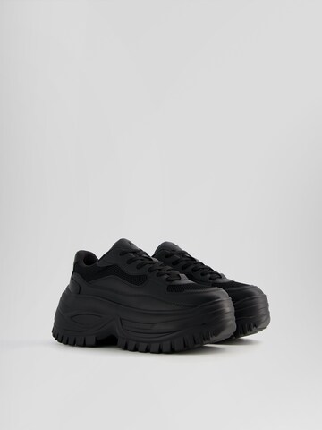 Baskets basses Bershka en noir