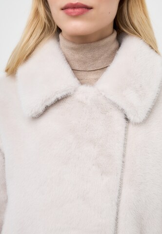 CESARE GASPARI Winter coat in White