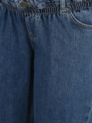 Loosefit Jeans 'KYOTO' de la MAMALICIOUS pe albastru
