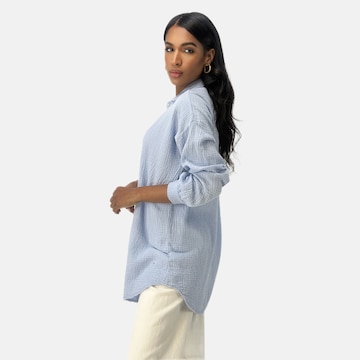 Elara Bluse i blå