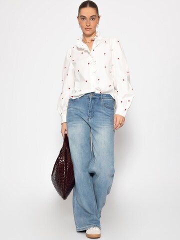 SASSYCLASSY Blouse in White