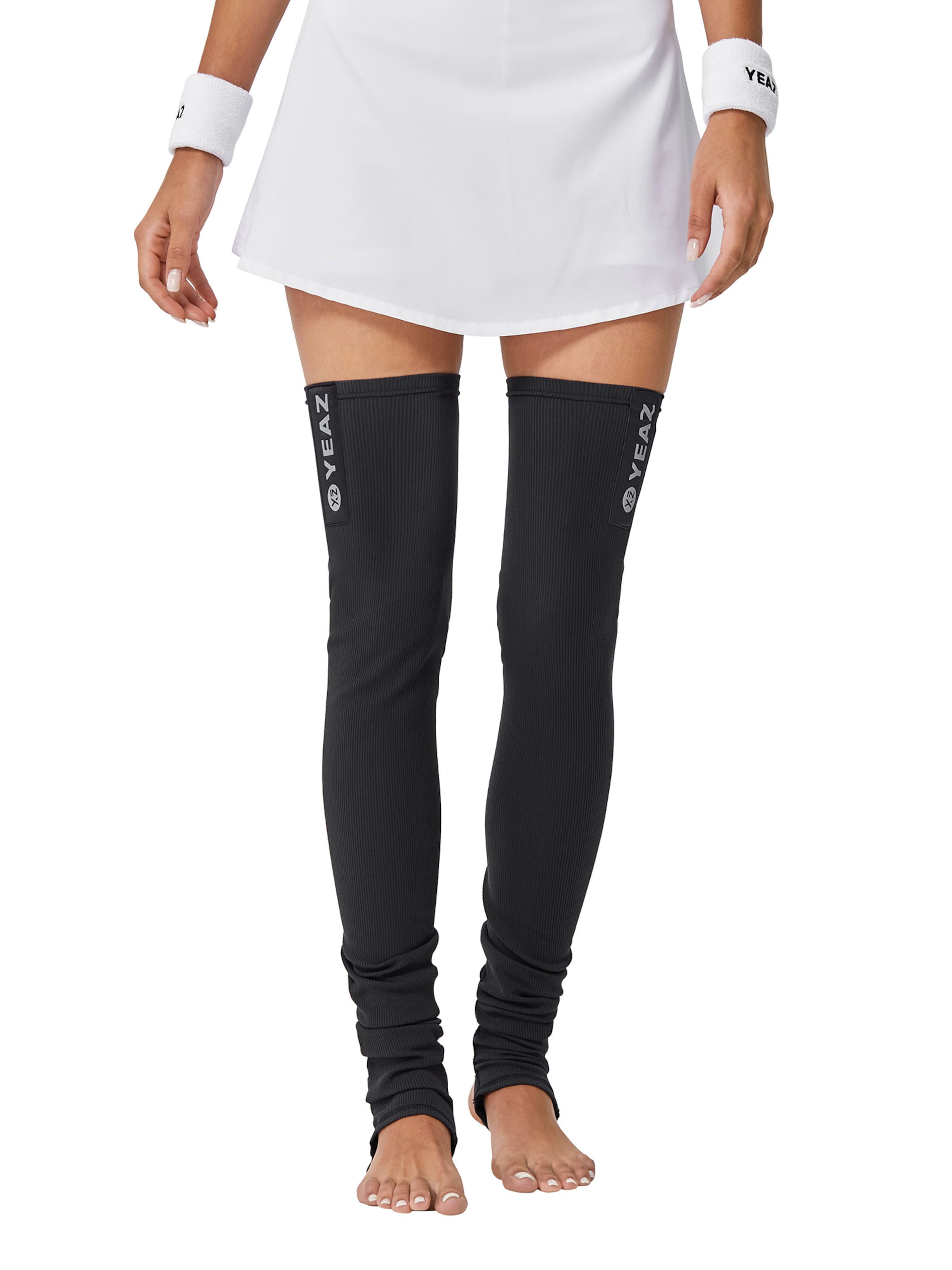 YEAZ Térdharisnyák 'Crunch' - fekete: elől