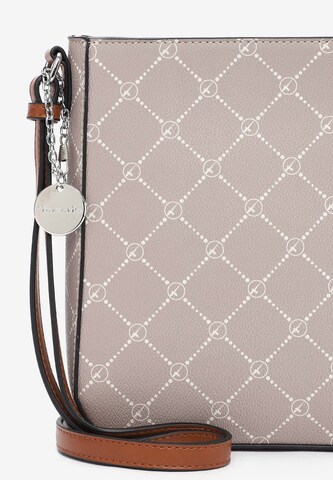 TAMARIS Skuldertaske 'Anastasia' i beige