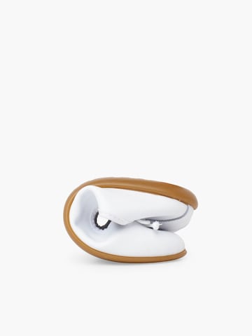 Pisamonas - Bailarina en blanco