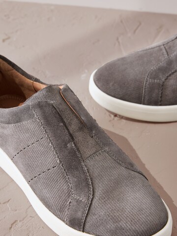 Next Παντοφλέ σε γκρι