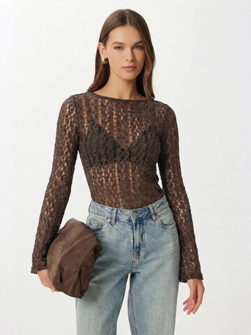 Happiness İstanbul - Blusa 'Blusen' em castanho: frente