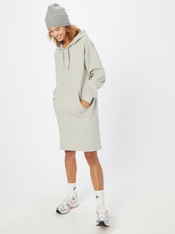 Robe NU-IN en gris