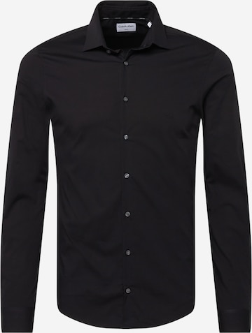 Calvin Klein - Ajuste estrecho Camisa de negocios en negro: frente