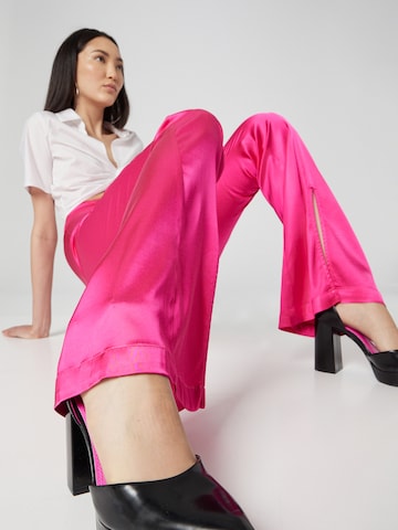 Katy Perry exclusive for ABOUT YOU Flared Hose 'Nancy' in Pink