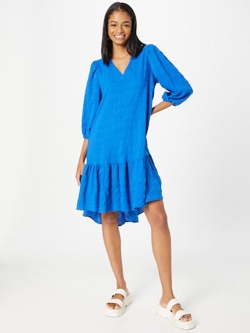 b.young - Vestido 'Jolena' en azul: frente