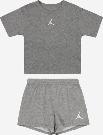 Set di Jordan in grigio: frontale