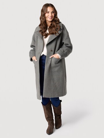 Cappotto di mezza stagione '9VS006' di Quiosque in grigio