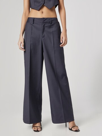 Wide Leg Pantalon à plis 'Dion' Bella x ABOUT YOU en bleu : devant