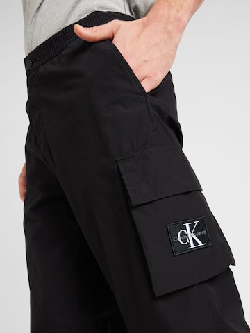 Calvin Klein Jeans - Regular Calças cargo em preto