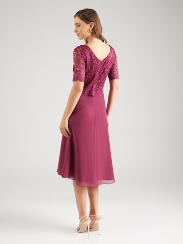 Robe de cocktail Vera Mont en rose