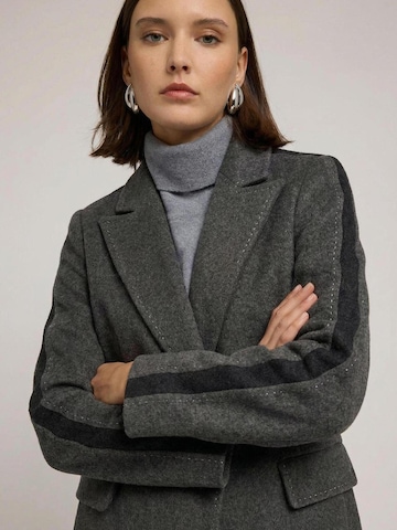 Cappotto invernale di MOTIVI in grigio