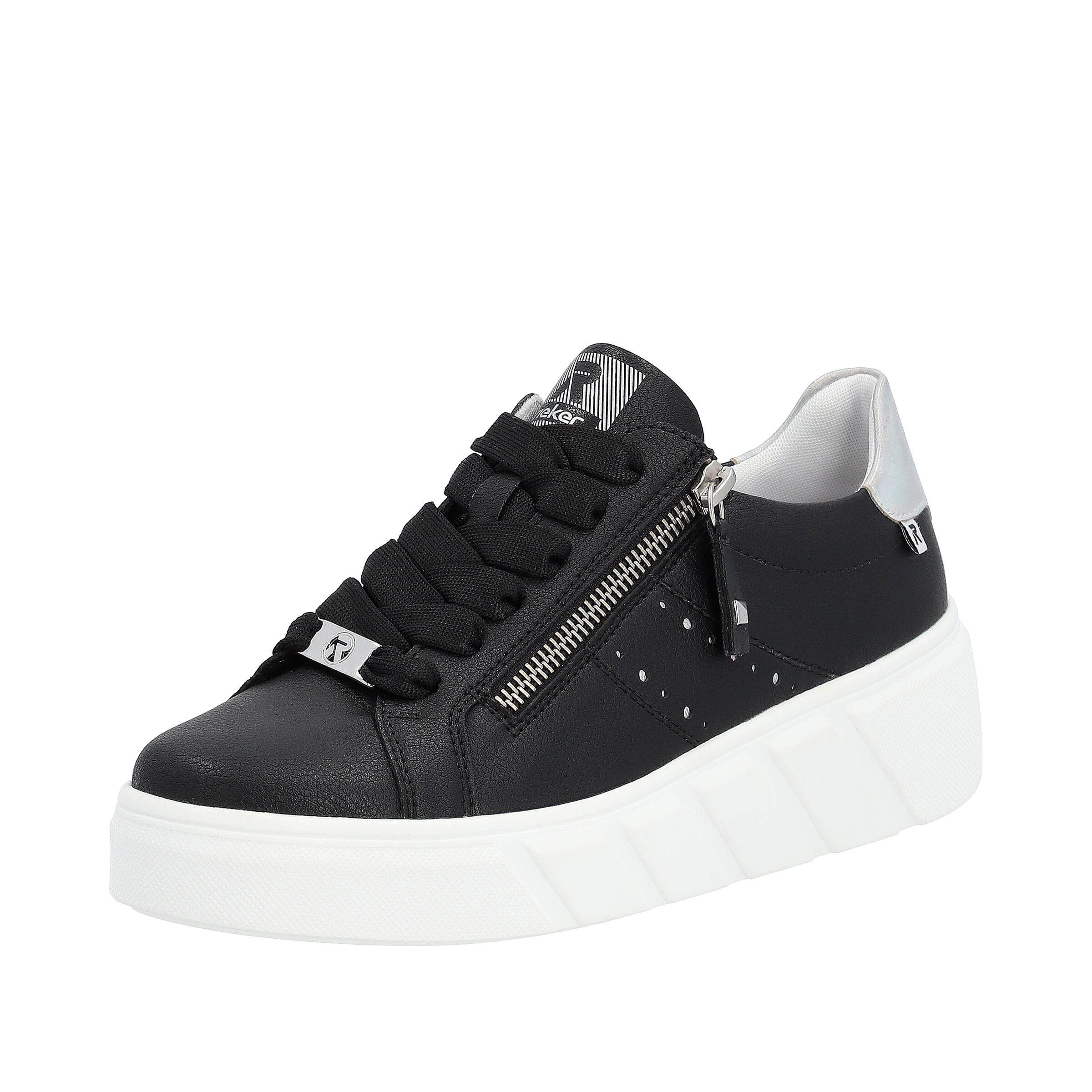 Baskets basses Rieker Sport en noir : devant