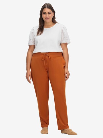 SHEEGO Tapered Pants in Brown