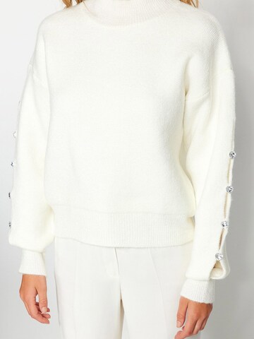 Trendyol Sweater in Beige