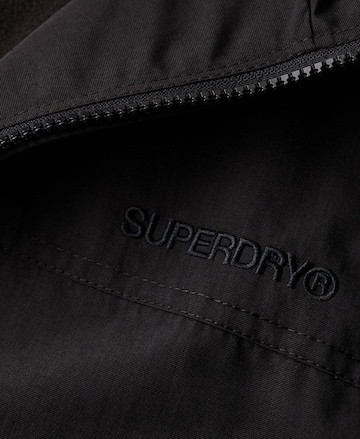 Superdry Tussenjas in Zwart