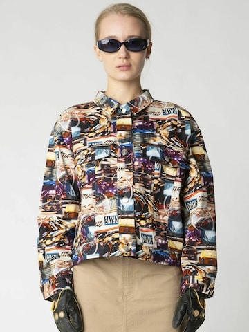 Résumé Välikausitakki 'Tinsley' värissä monivärinen: etupuoli