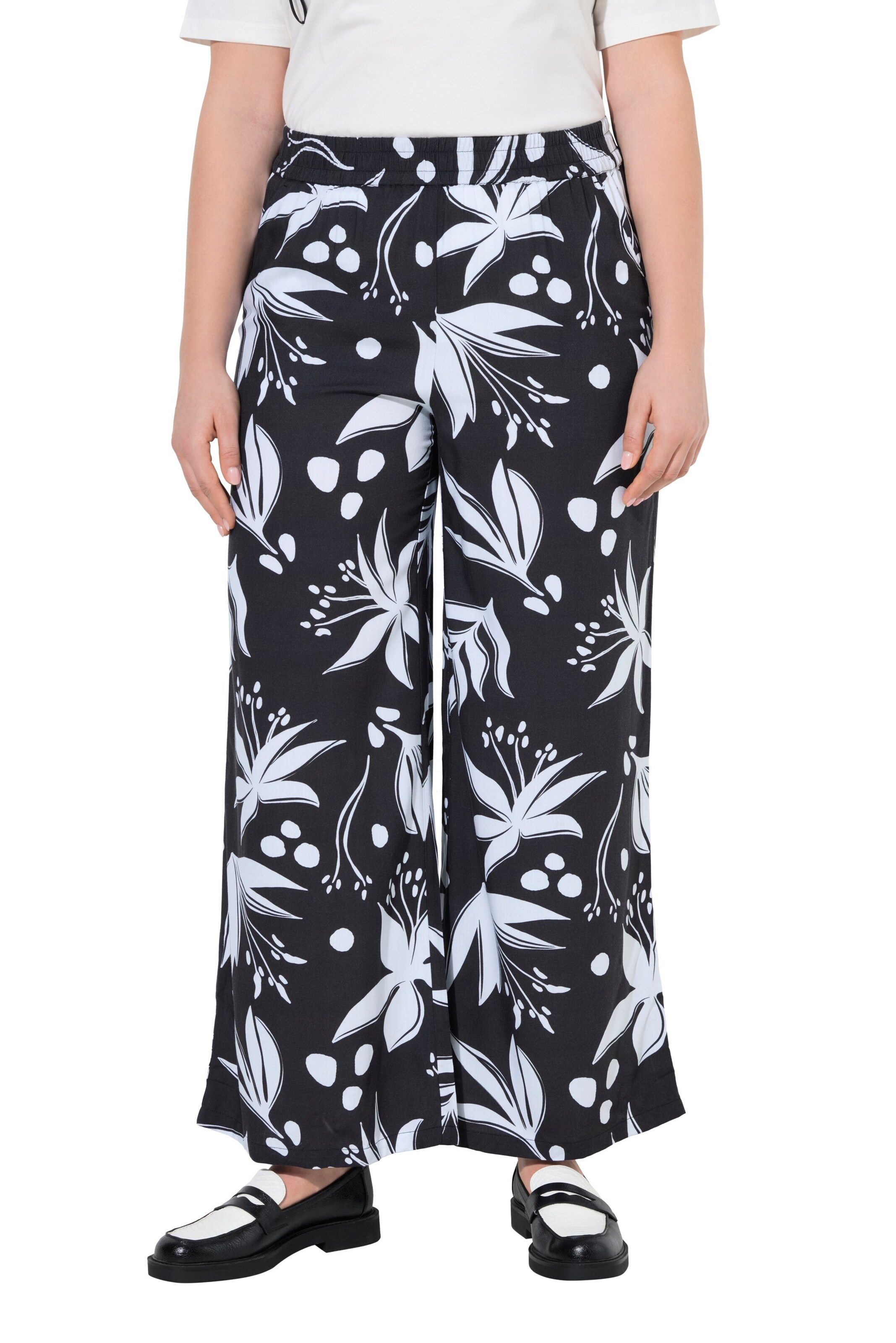Ulla Popken Regular Hose in Schwarz: Vorderseite